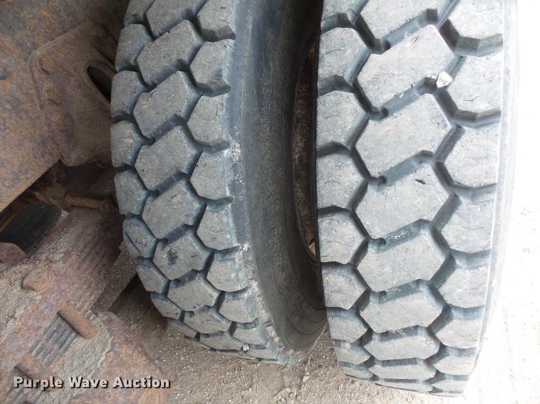 image for item EV9221 1995 Ford L8000 dump truck