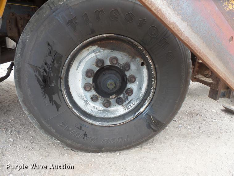 image for item EV9221 1995 Ford L8000 dump truck