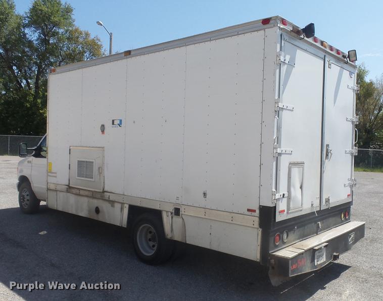 image for item EZ9598 2003 Ford Econoline E450 box truck with sewer camera system