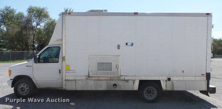 image for item EZ9598 2003 Ford Econoline E450 box truck with sewer camera system