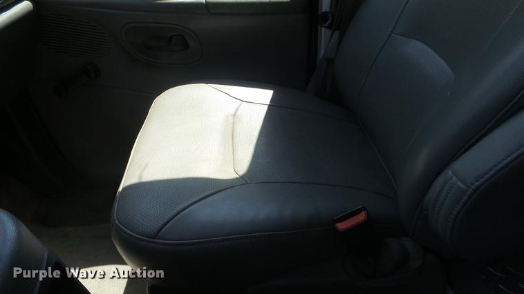 image for item EZ9598 2003 Ford Econoline E450 box truck with sewer camera system