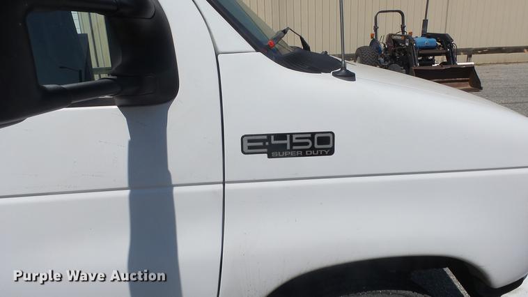 image for item EZ9598 2003 Ford Econoline E450 box truck with sewer camera system