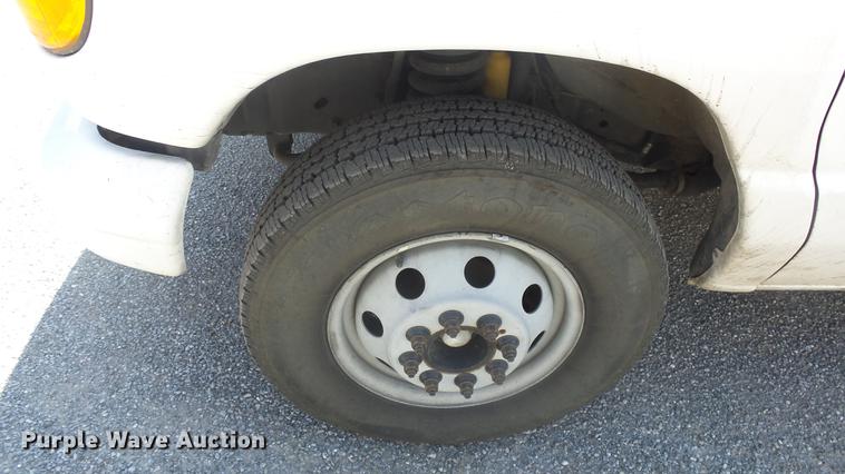 image for item EZ9598 2003 Ford Econoline E450 box truck with sewer camera system