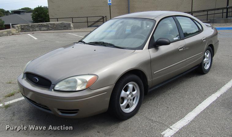 image for item FJ9503 2005 Ford Taurus