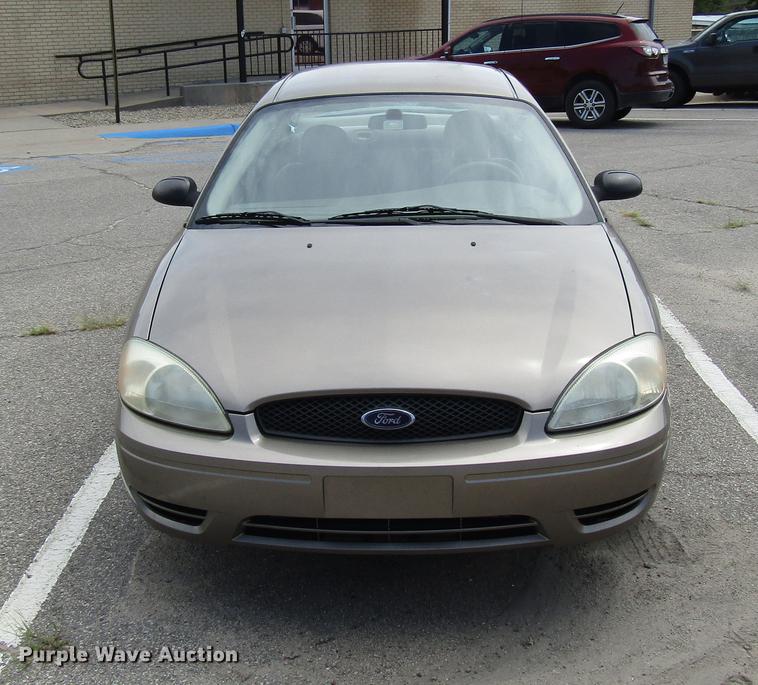 image for item FJ9503 2005 Ford Taurus