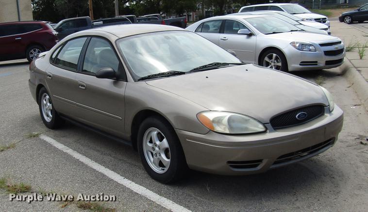 image for item FJ9503 2005 Ford Taurus