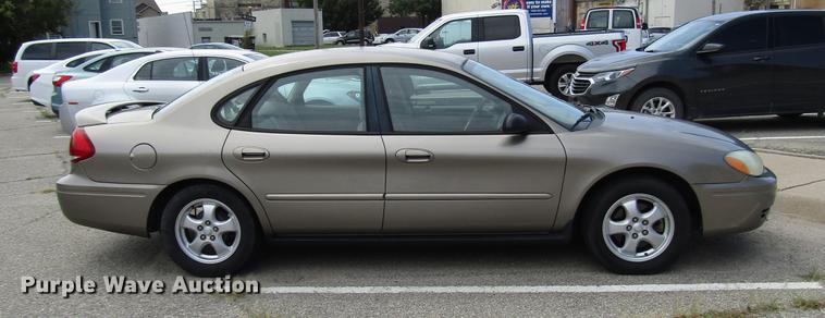 image for item FJ9503 2005 Ford Taurus