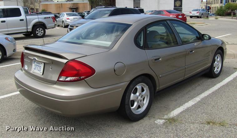 image for item FJ9503 2005 Ford Taurus