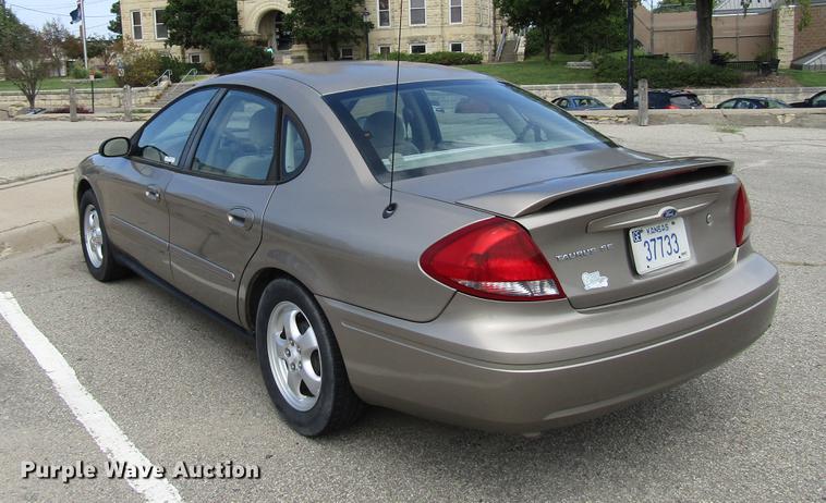 image for item FJ9503 2005 Ford Taurus