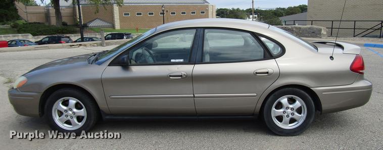 image for item FJ9503 2005 Ford Taurus