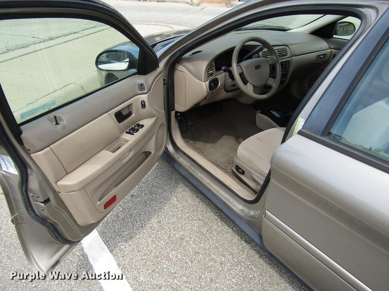 image for item FJ9503 2005 Ford Taurus