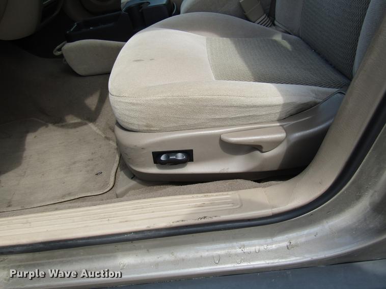image for item FJ9503 2005 Ford Taurus
