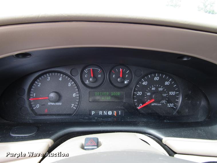 image for item FJ9503 2005 Ford Taurus