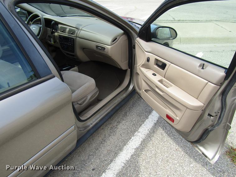 image for item FJ9503 2005 Ford Taurus