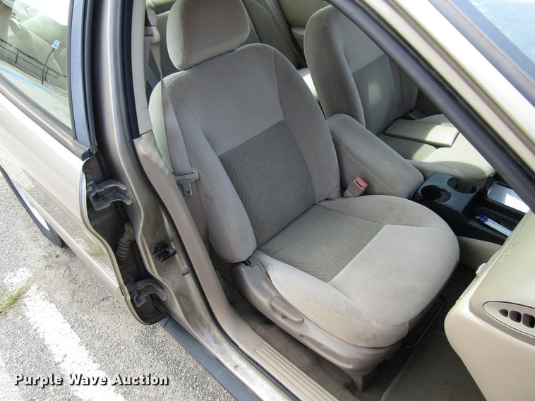 image for item FJ9503 2005 Ford Taurus