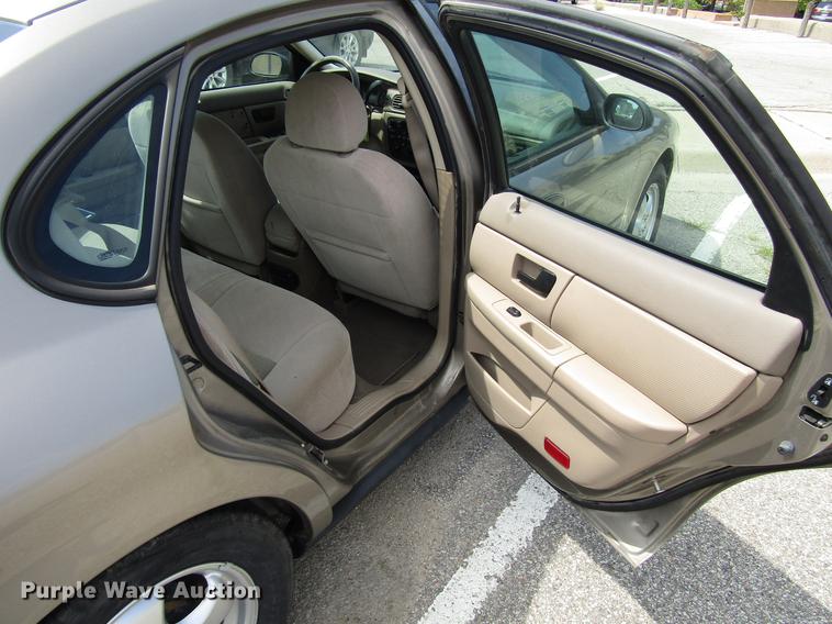 image for item FJ9503 2005 Ford Taurus