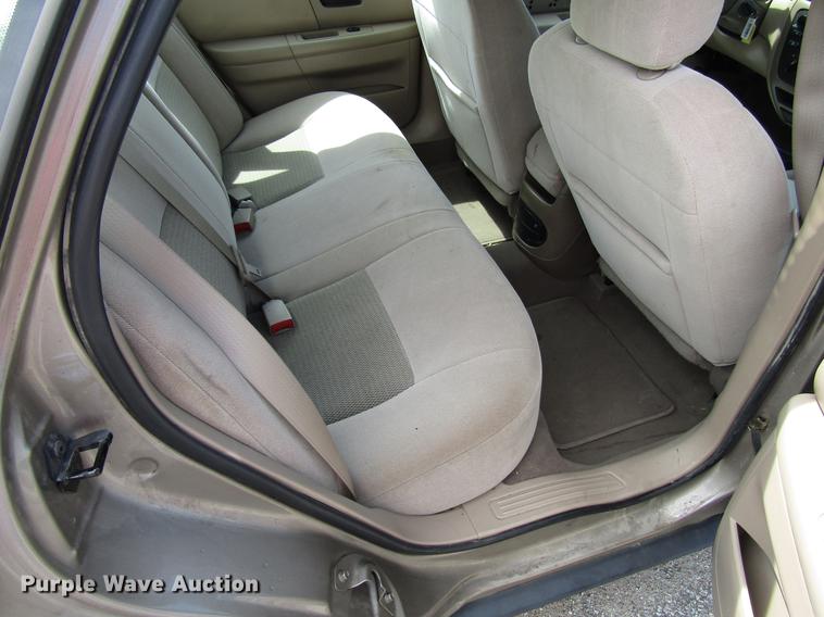 image for item FJ9503 2005 Ford Taurus