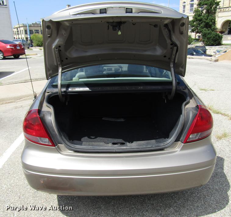 image for item FJ9503 2005 Ford Taurus