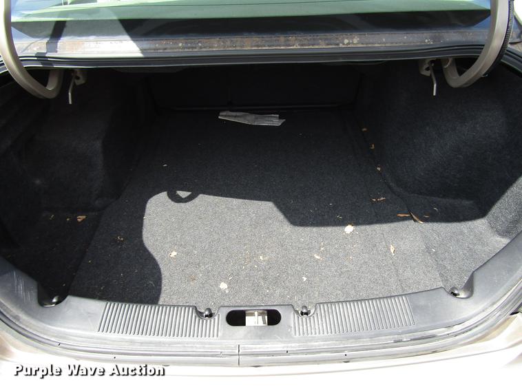 image for item FJ9503 2005 Ford Taurus