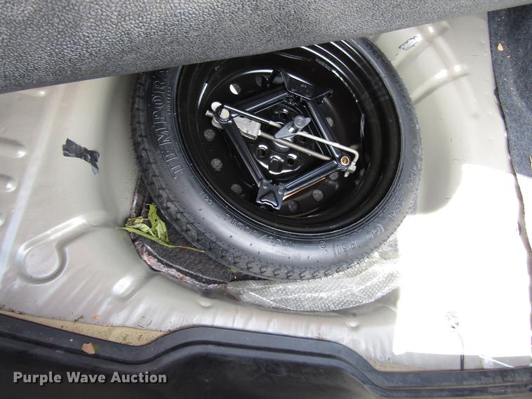 image for item FJ9503 2005 Ford Taurus