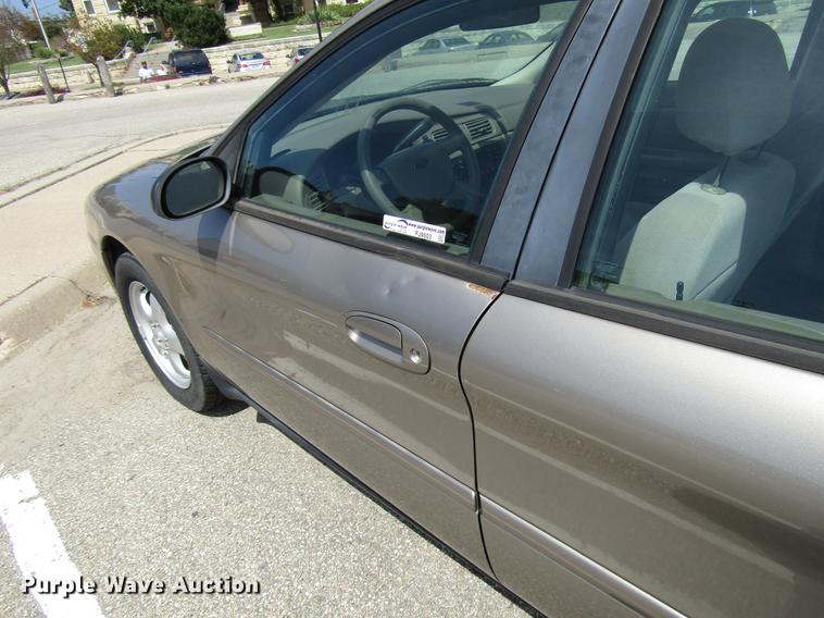 image for item FJ9503 2005 Ford Taurus