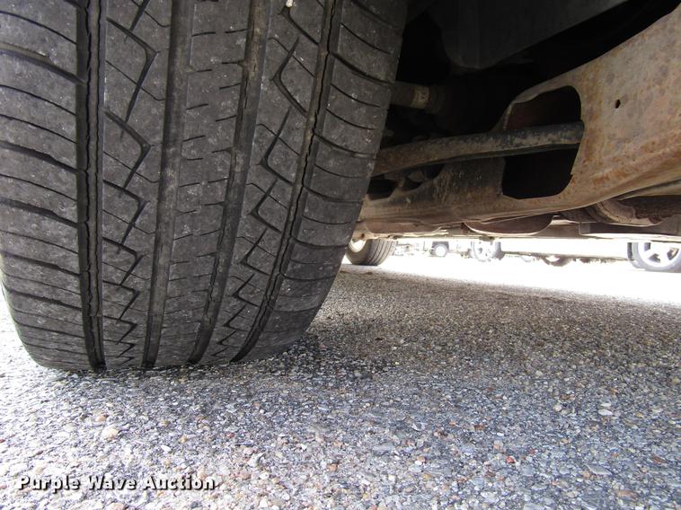 image for item FJ9503 2005 Ford Taurus