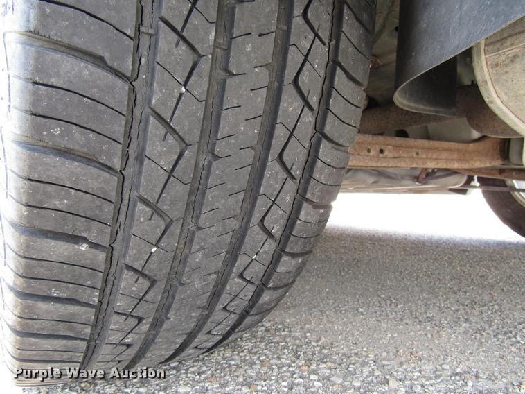 image for item FJ9503 2005 Ford Taurus