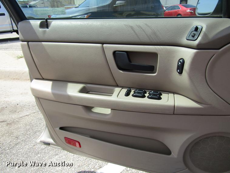 image for item FJ9503 2005 Ford Taurus