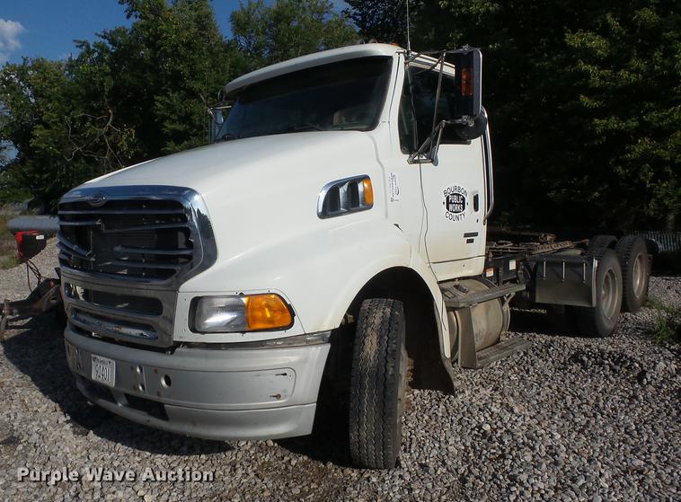 image for item K6252 2008 Sterling AT9500 semi truck