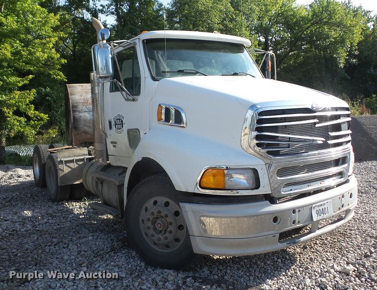 image for item K6252 2008 Sterling AT9500 semi truck