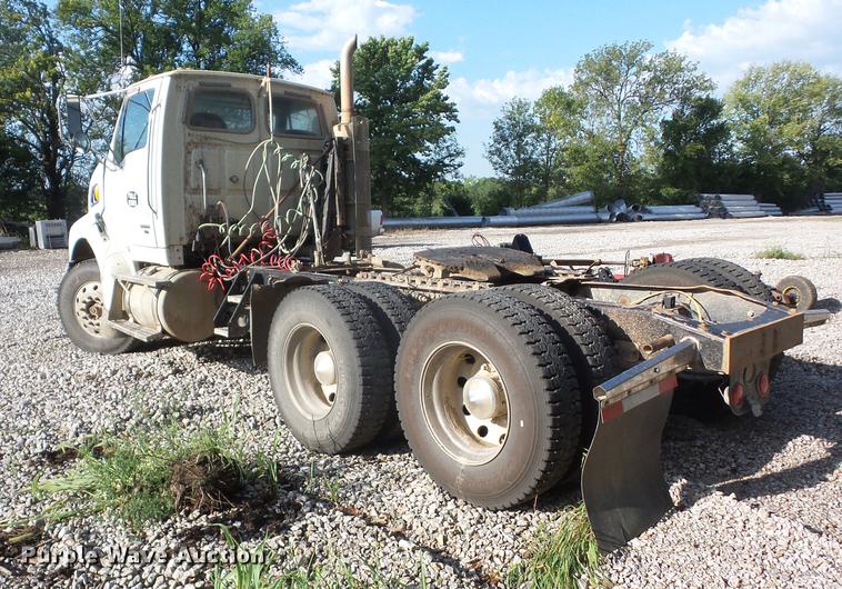 image for item K6252 2008 Sterling AT9500 semi truck