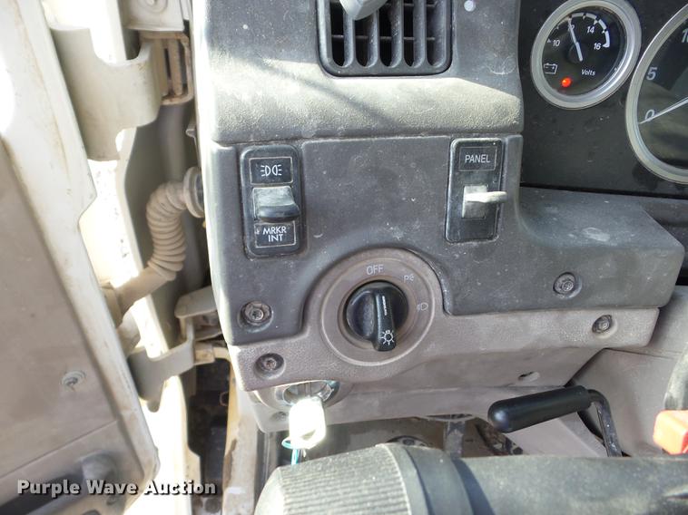 image for item K6252 2008 Sterling AT9500 semi truck