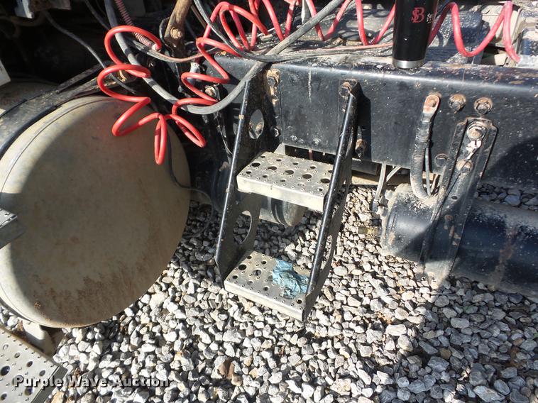 image for item K6252 2008 Sterling AT9500 semi truck