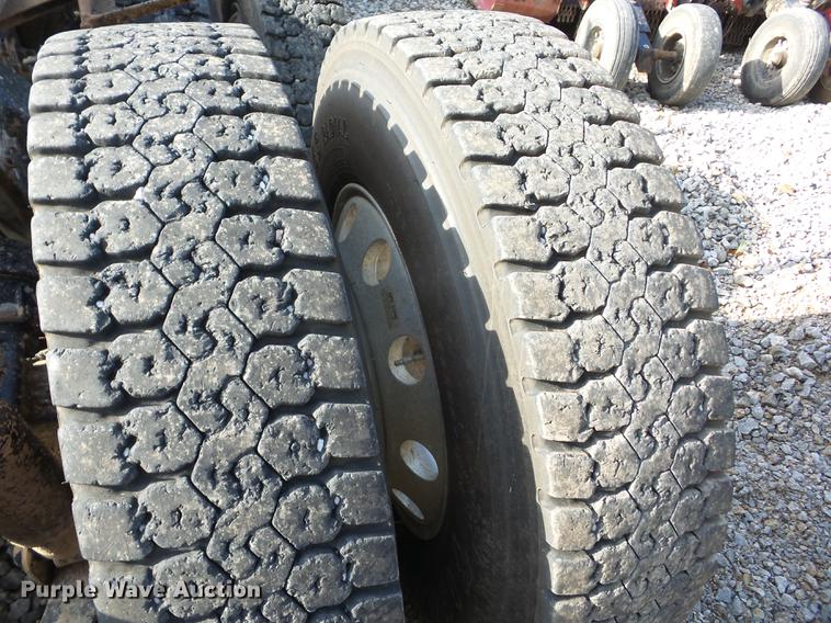 image for item K6252 2008 Sterling AT9500 semi truck