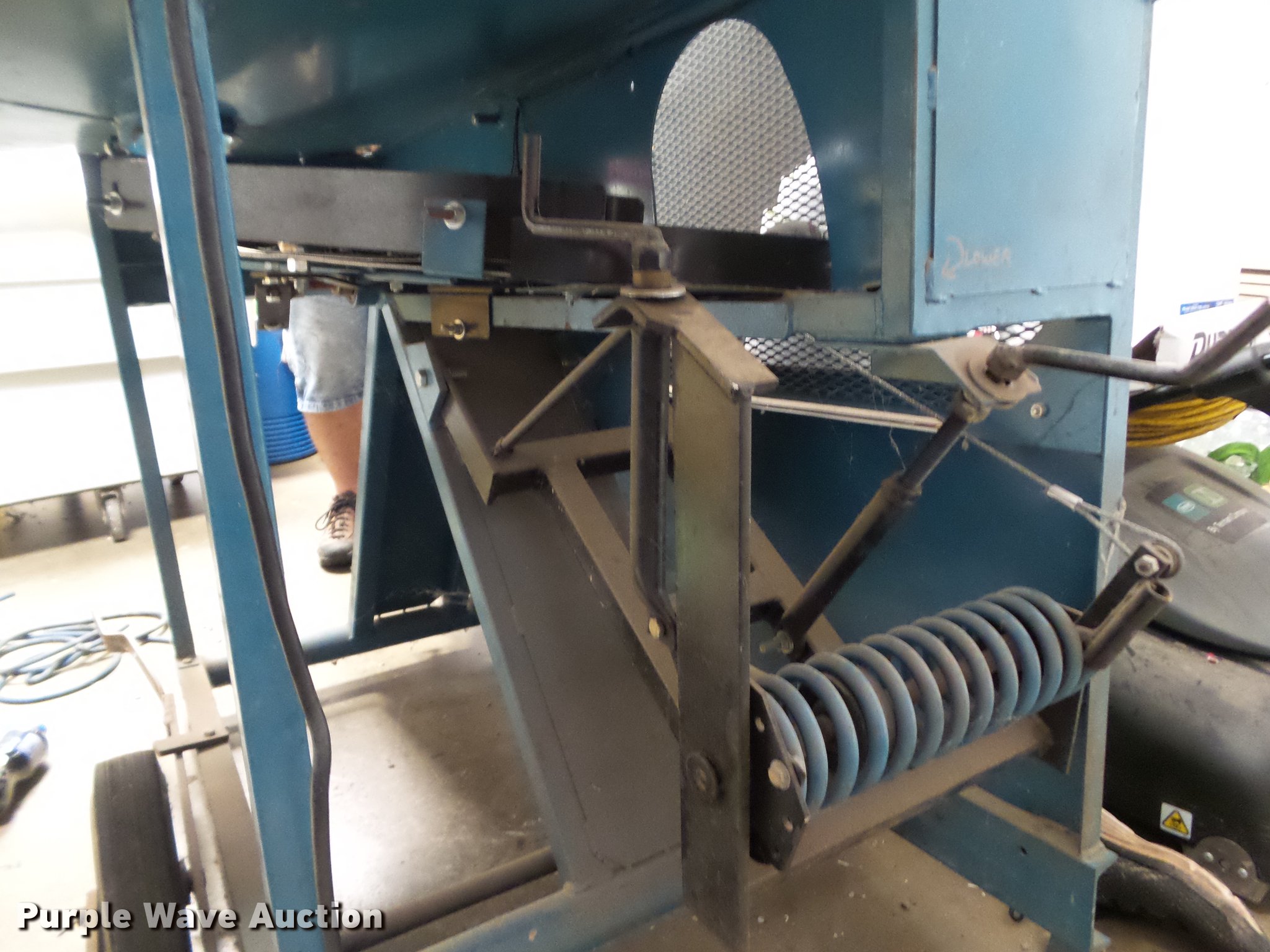 Iron Mike MP4 Master Pitching machine in Centerville, IA Item DZ9414 sold Purple Wave