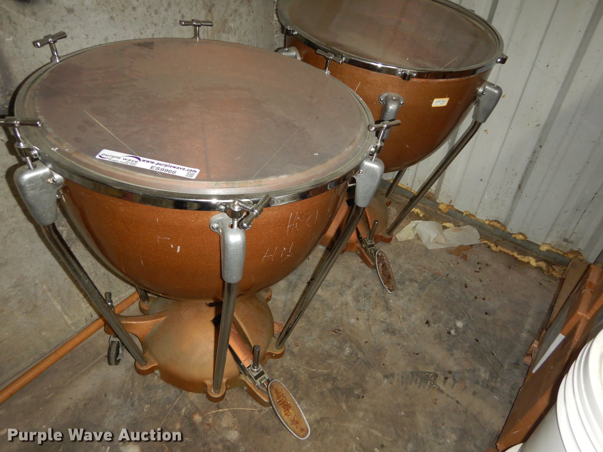 (2) kettle drums in Horton, KS Item ES9966 sold Purple Wave