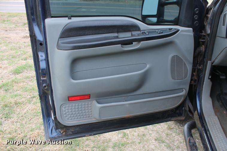 image for item DB5195 2005 Ford F350 Super Duty XLT SuperCab pickup truck