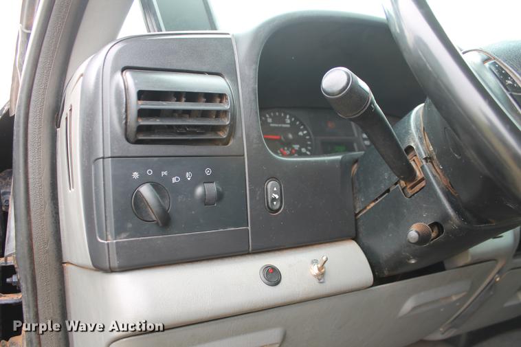 image for item DB5195 2005 Ford F350 Super Duty XLT SuperCab pickup truck