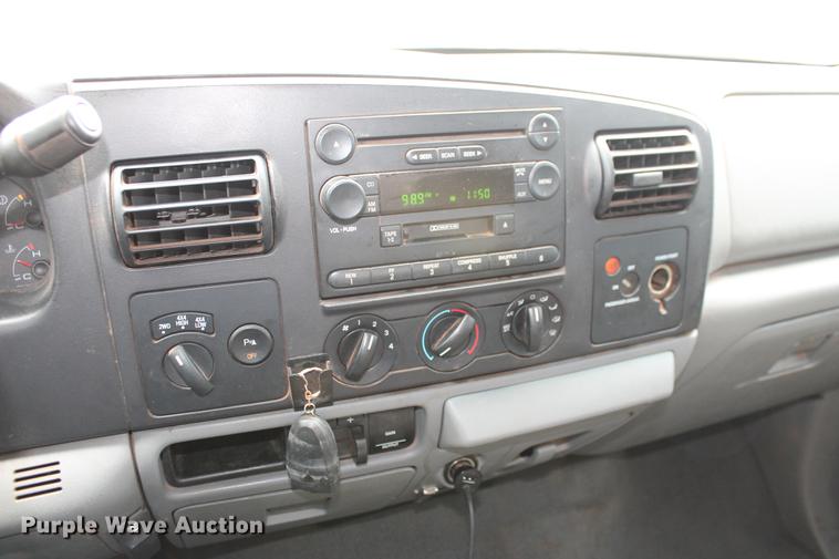 image for item DB5195 2005 Ford F350 Super Duty XLT SuperCab pickup truck