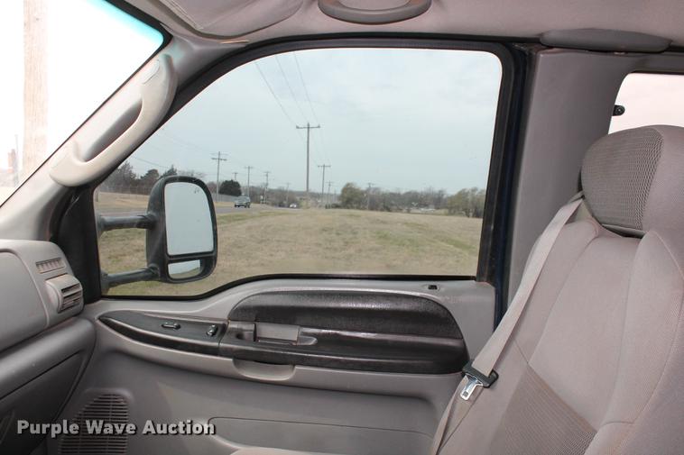 image for item DB5195 2005 Ford F350 Super Duty XLT SuperCab pickup truck