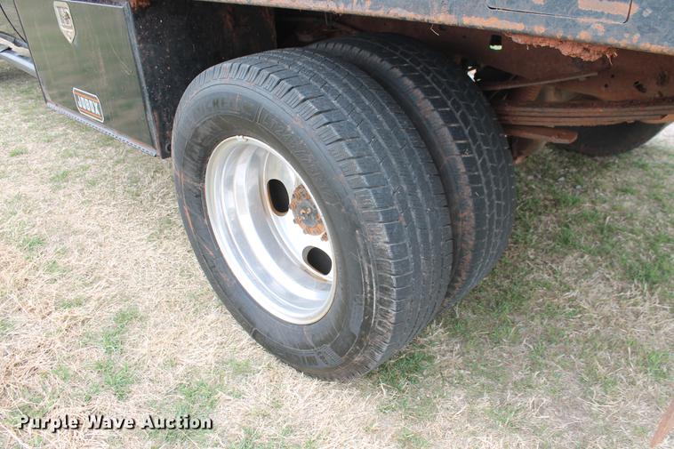 image for item DB5195 2005 Ford F350 Super Duty XLT SuperCab pickup truck