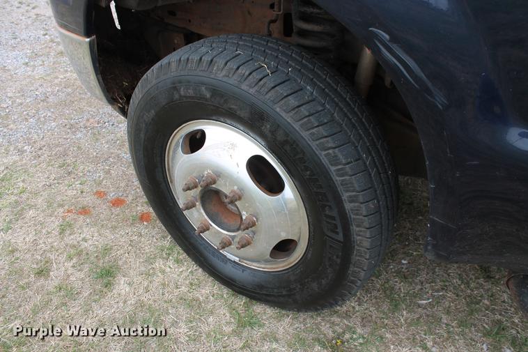 image for item DB5195 2005 Ford F350 Super Duty XLT SuperCab pickup truck