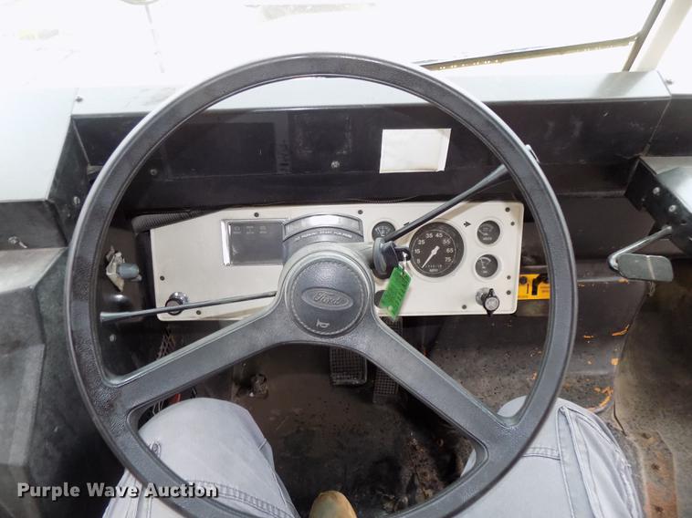 image for item DB8621 1998 Ford B800 Bluebird school bus