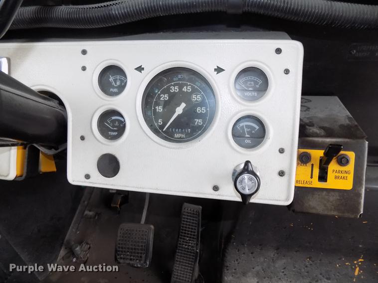 image for item DB8621 1998 Ford B800 Bluebird school bus