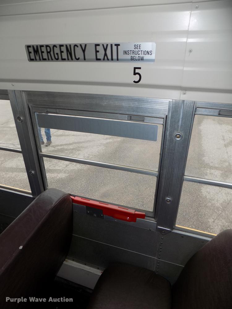 image for item DB8621 1998 Ford B800 Bluebird school bus