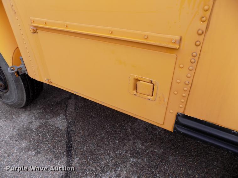 image for item DB8621 1998 Ford B800 Bluebird school bus