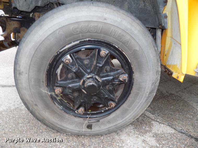 image for item DB8621 1998 Ford B800 Bluebird school bus