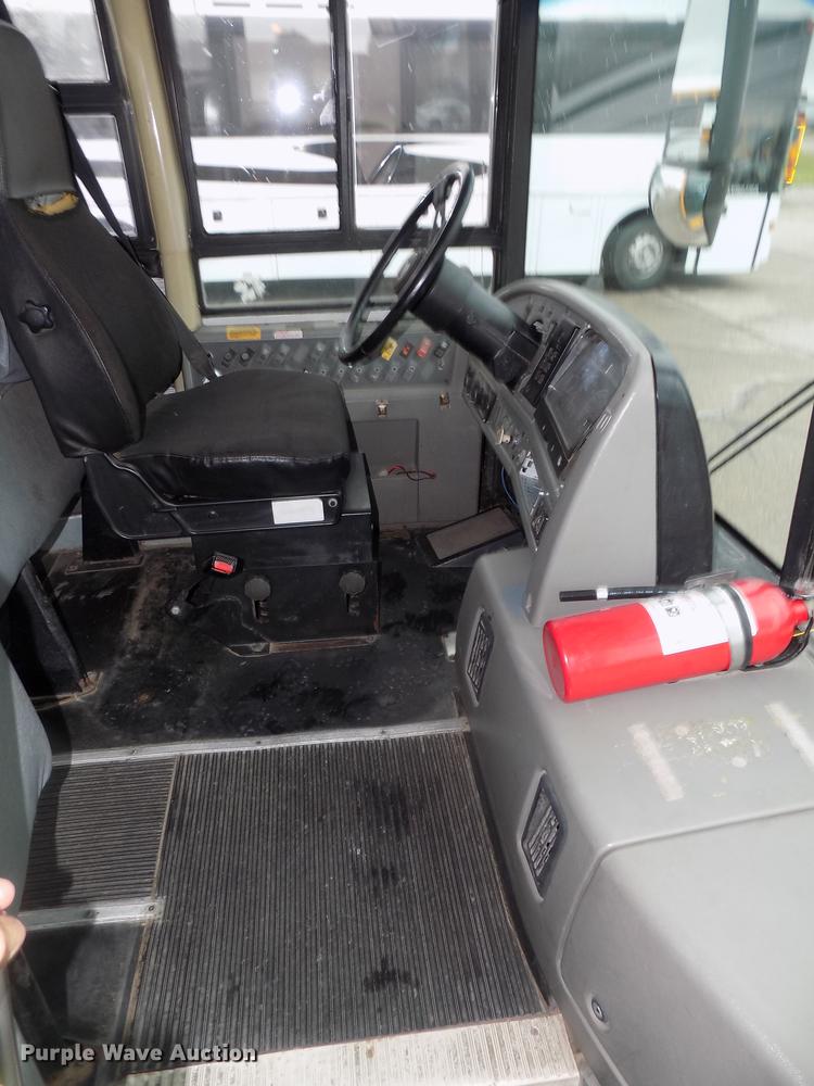 image for item DB8622 2002 Thomas Saf-T-Liner MVP ER school bus