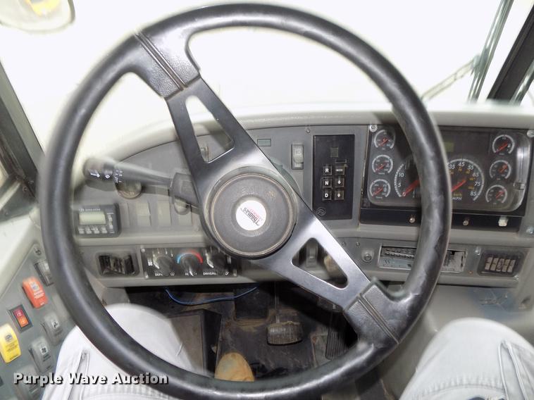 image for item DB8622 2002 Thomas Saf-T-Liner MVP ER school bus