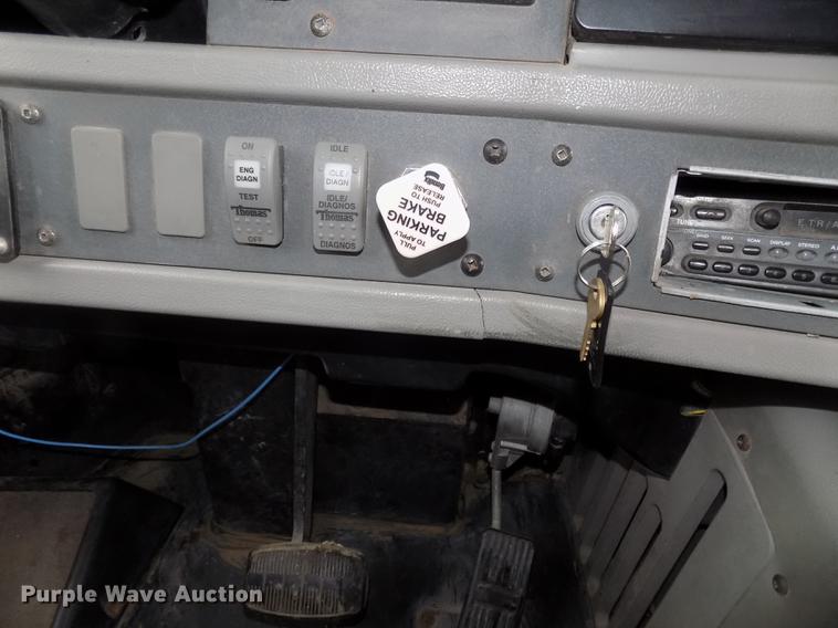 image for item DB8622 2002 Thomas Saf-T-Liner MVP ER school bus